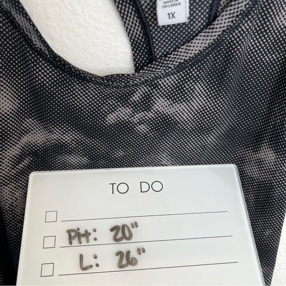 Athleta women’s tank top size 1X tie dye racerback printed black - Picture 11 of 11